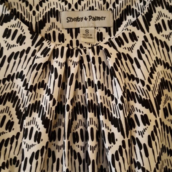 Shelby & Palmer Sleeveless Dress - Picture 2 of 4